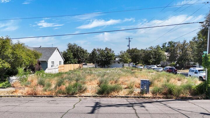 Property Photo:  1085 W Sinto Ave  WA 99201 