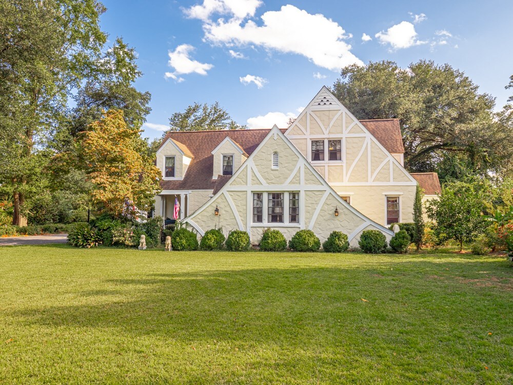 Property Photo: Haynsworth St. SC 29150