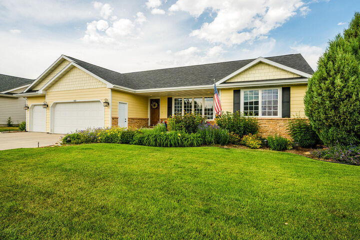 Property Photo:  565 Osprey Boulevard  WY 82801 