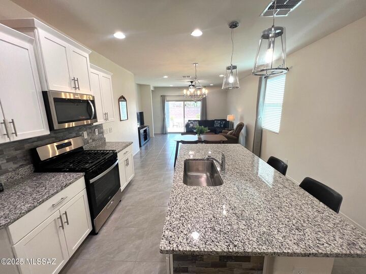 Property Photo: 11851 W Rancho Drive AZ 85653