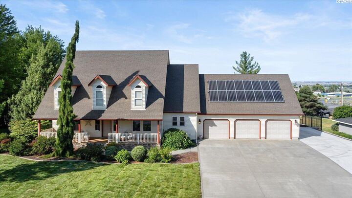 Property Photo: 2612 Saddle Way WA 99352