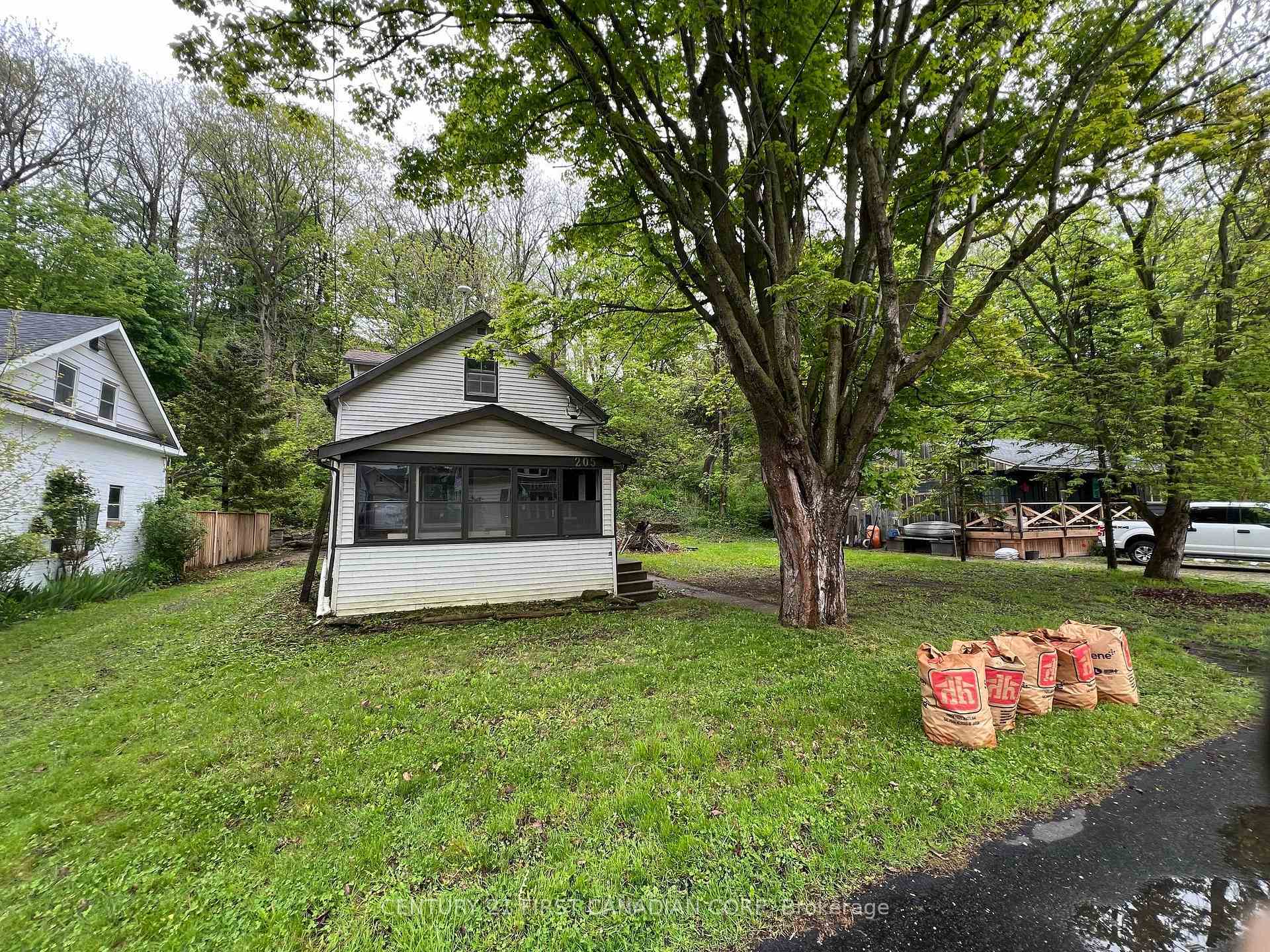 Photo de la propriété:  205 Orchard Street  ON N5L 1C4 