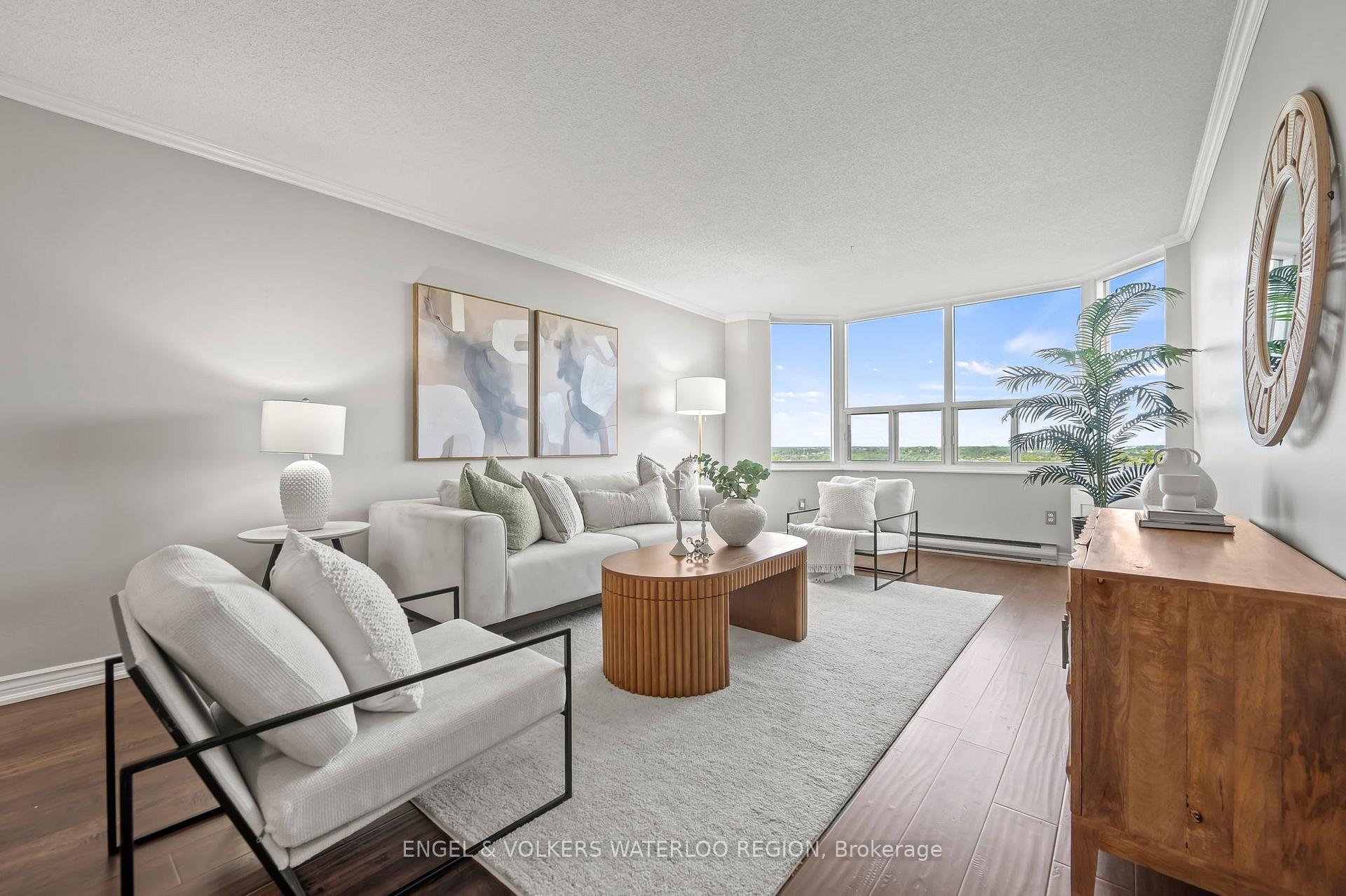 Property Photo: 55 Green Valley Drive 1701 ON N2P 1Z6