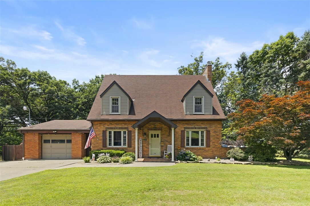 Property Photo: 1045 Beverly Ave PA 15003