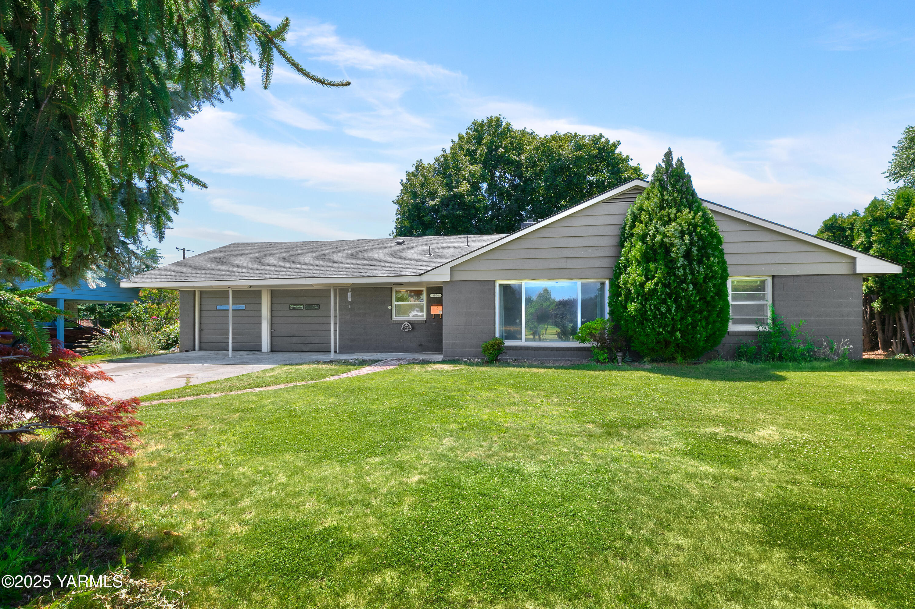 Property Photo:  4504 W Lincoln Ave  WA 98908 