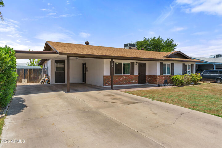Property Photo: 722 N Cedar Street AZ 85233