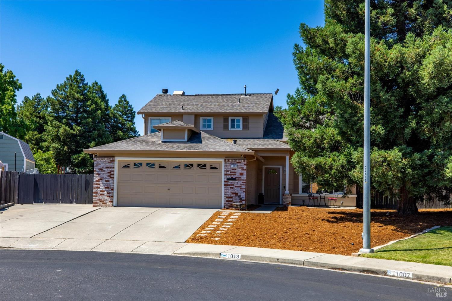 Property Photo:  1013 Flint Court  CA 95687 