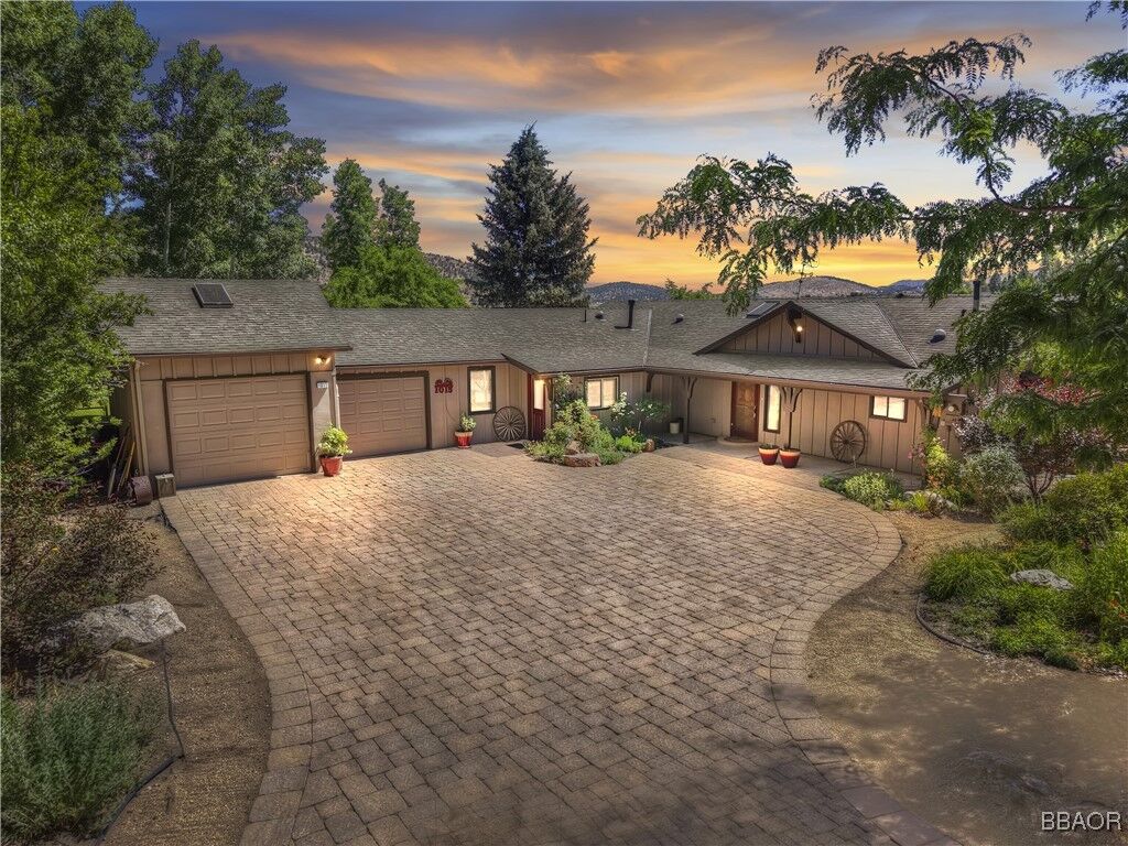 Property Photo:  1015 E Fairway Boulevard  CA 92314 