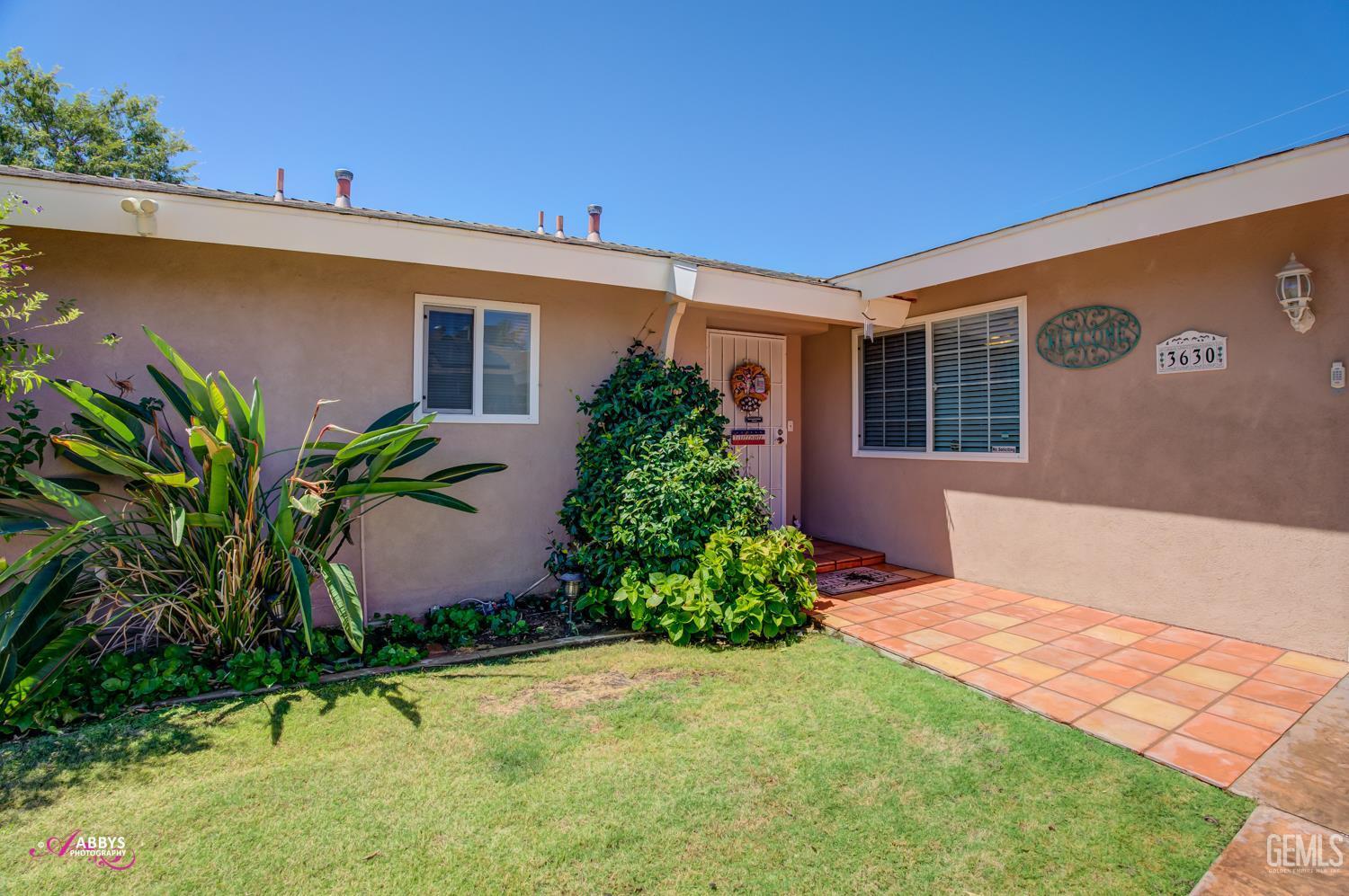 Property Photo:  3630 Redlands Drive  CA 93306 