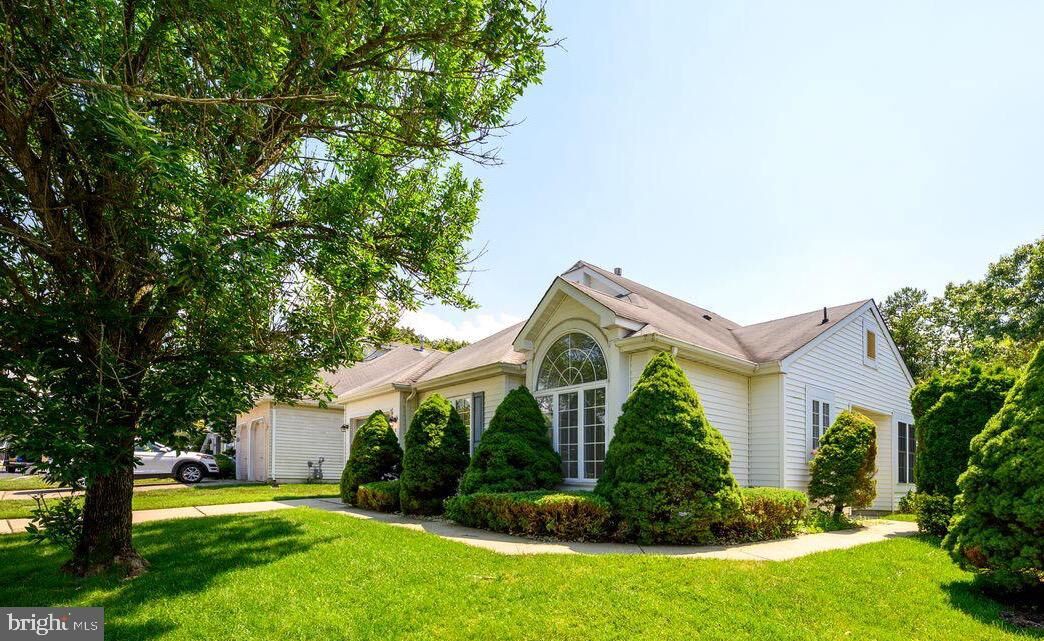 Property Photo:  4 Penny Lane  NJ 08527 