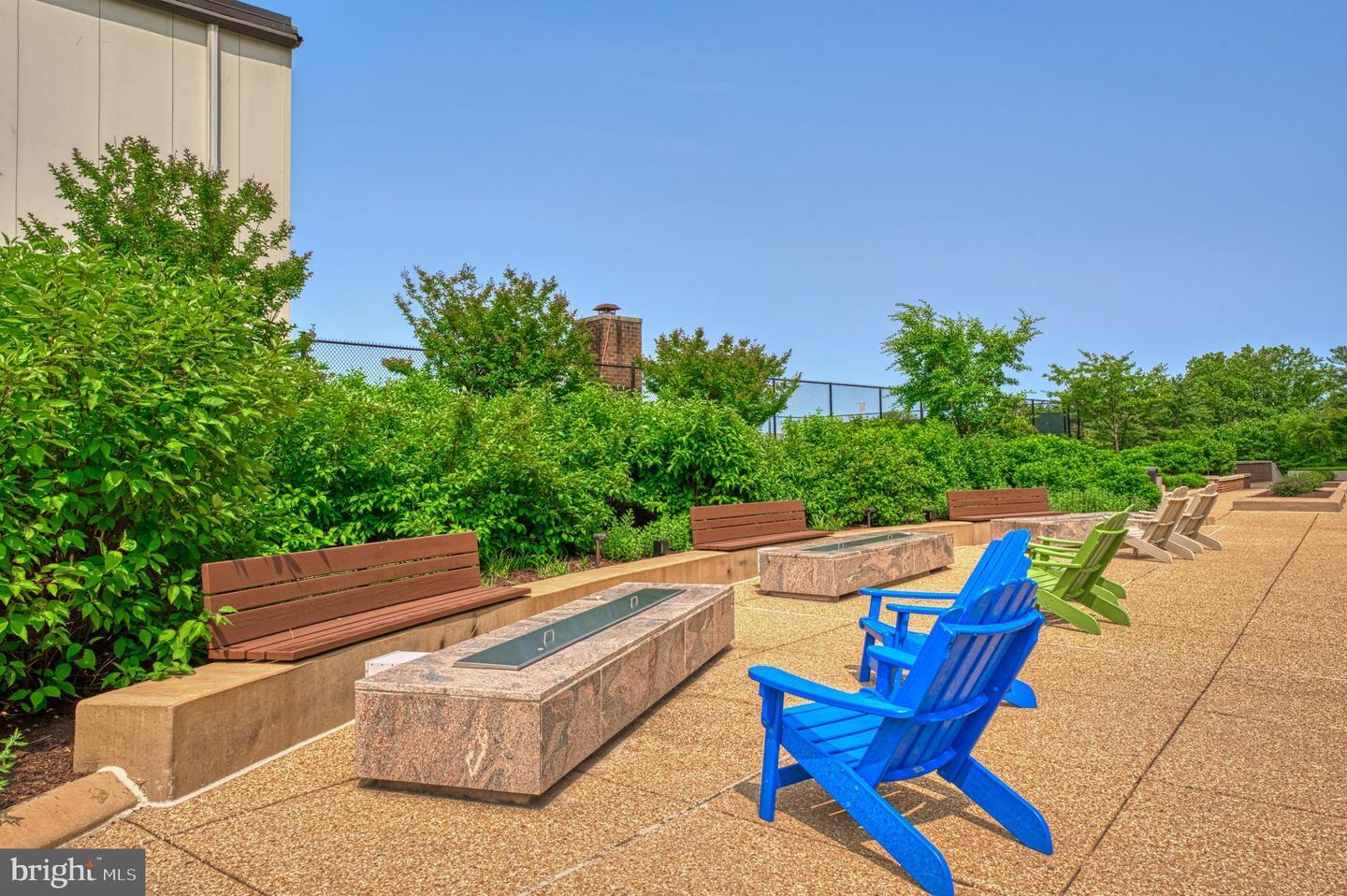 Property Photo:  1800 Old Meadow Road 609  VA 22102 