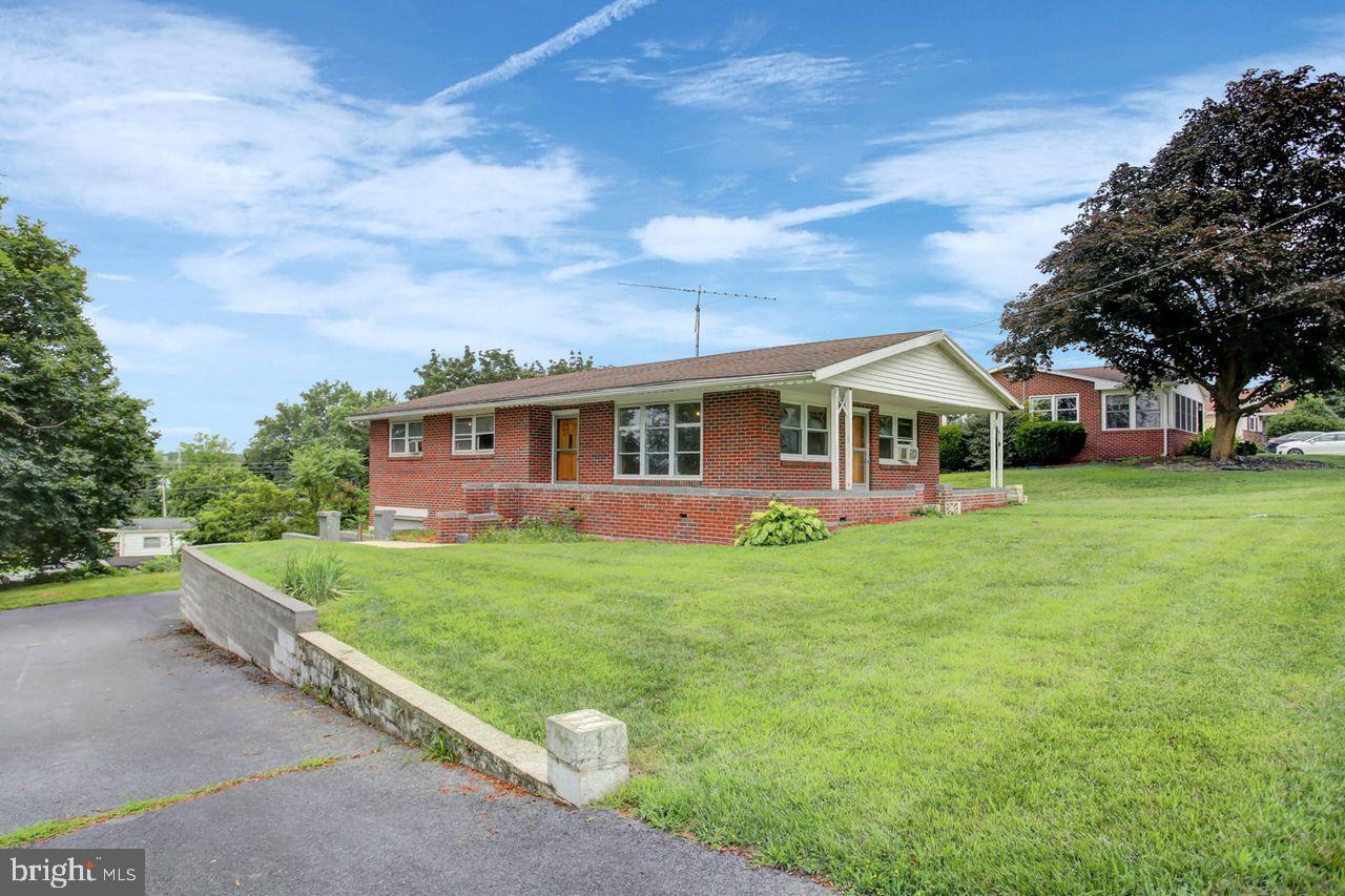 Property Photo: 806 Highland Drive PA 17202