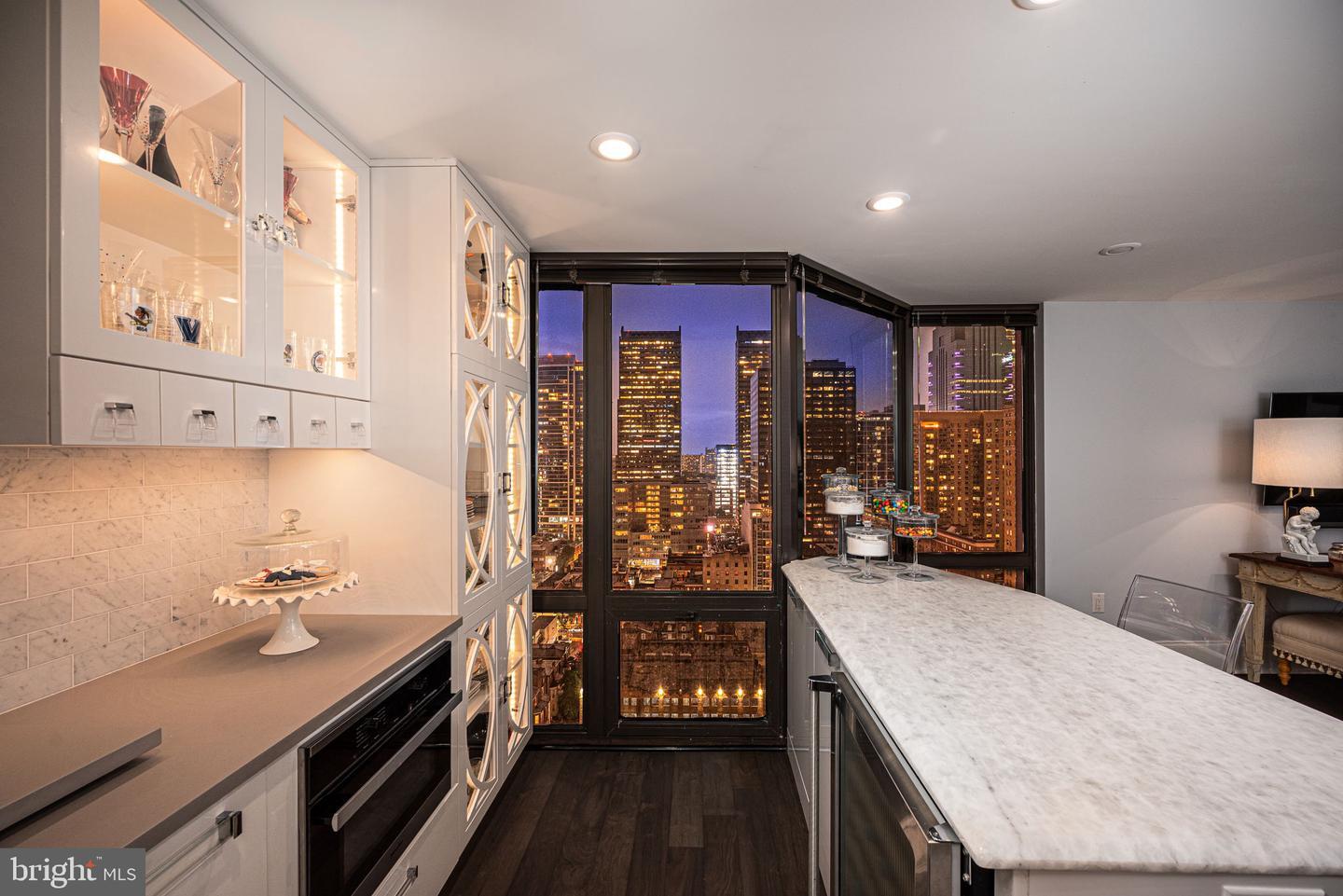 Property Photo: 2018 Walnut Street 32 25B PA 19103
