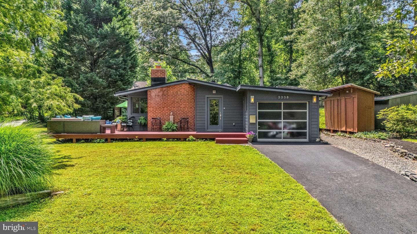 Property Photo: 3338 Elm Terrace VA 22042