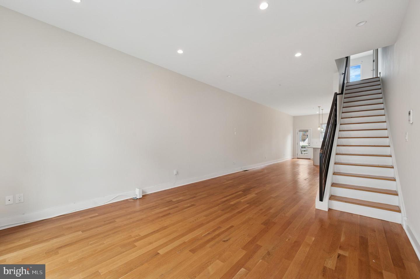 Property Photo: 1025 Earl Street PA 19125