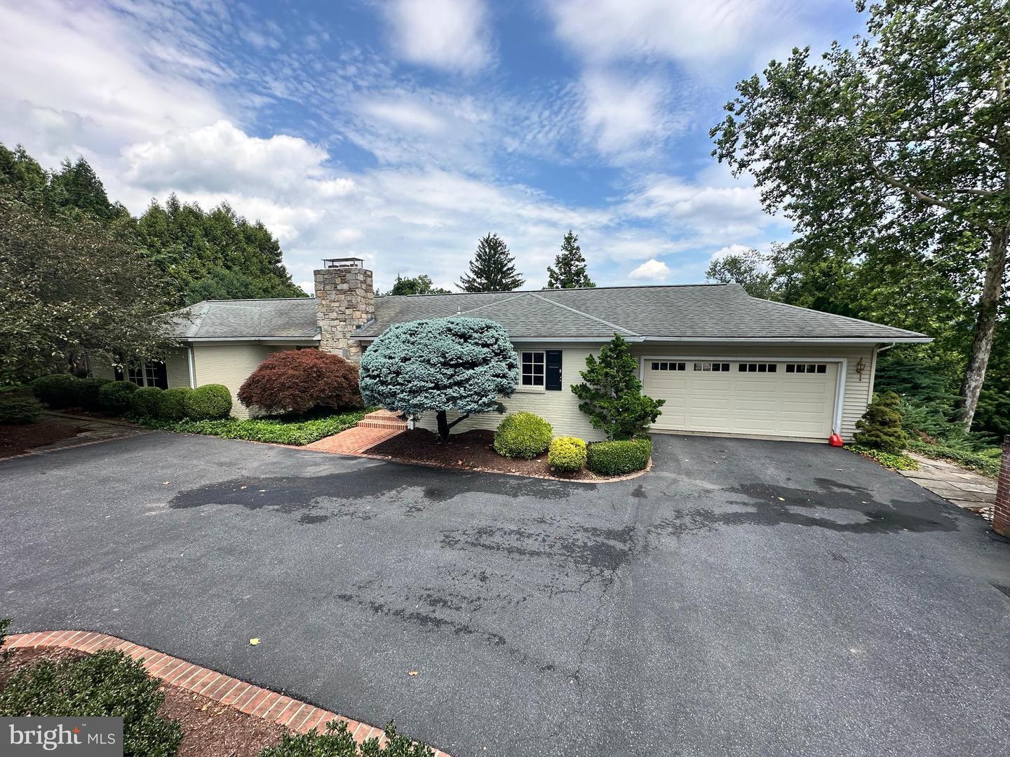 Property Photo: 2840 Sunset Drive PA 17011
