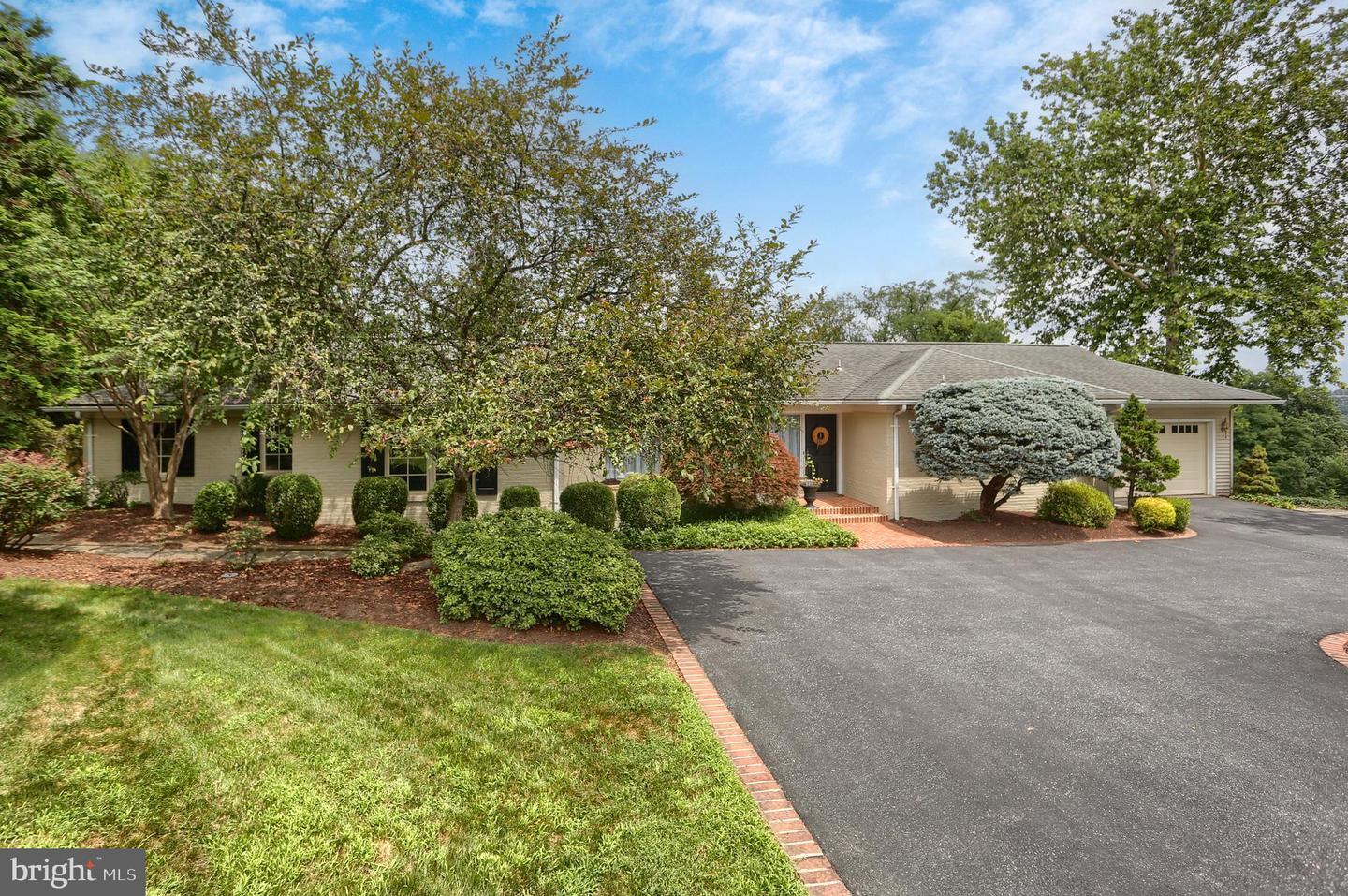 Property Photo:  2840 Sunset Drive  PA 17011 