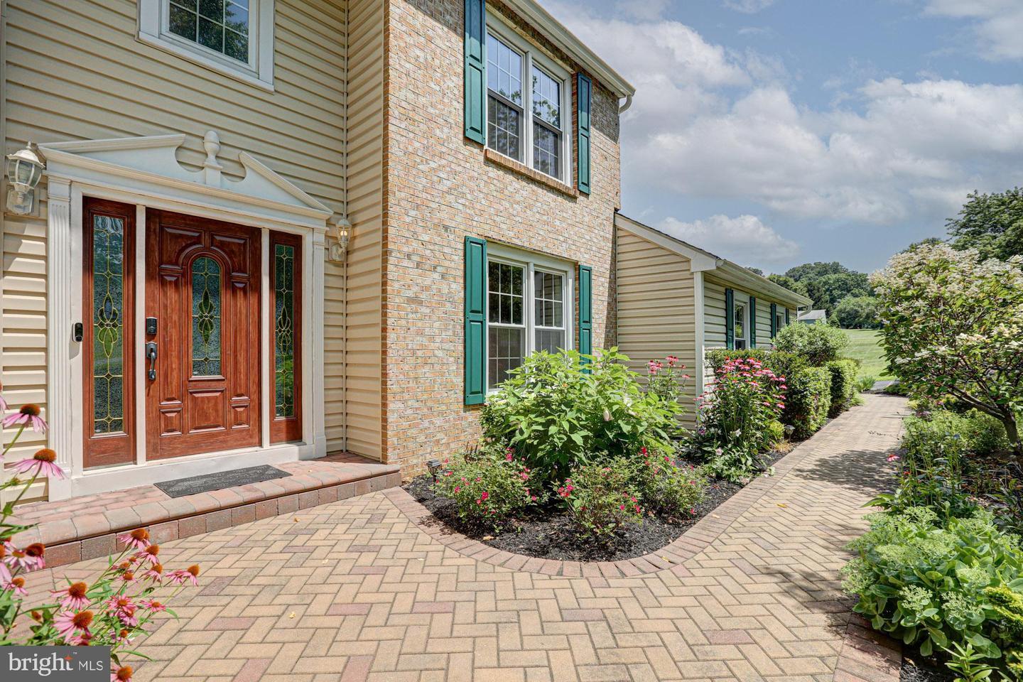 Property Photo: 17 Nottingham Drive PA 19390