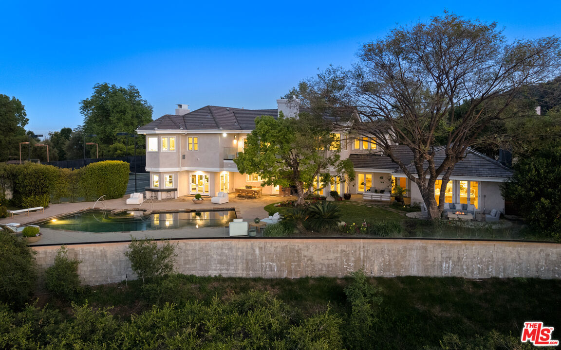 Property Photo: 3123 Stone Oak Dr CA 90049