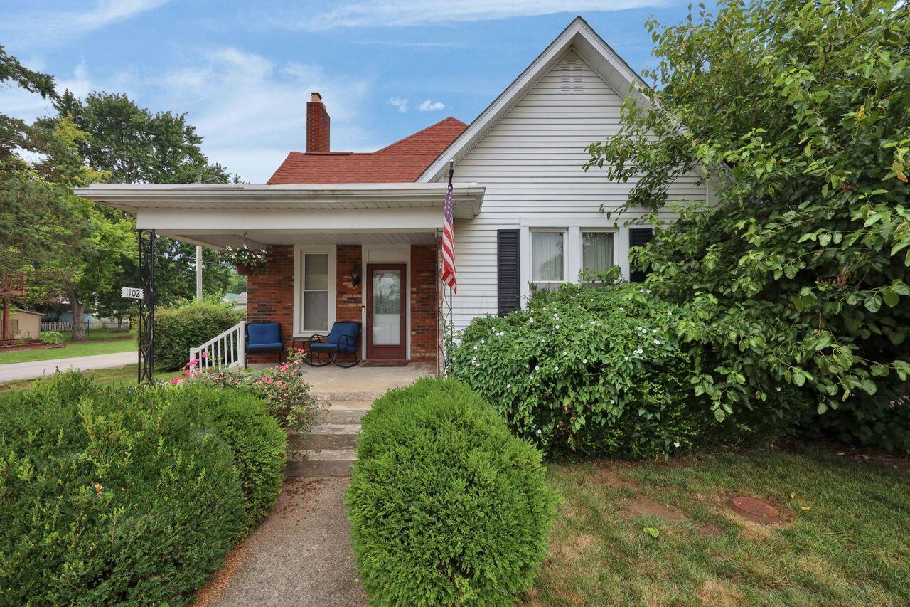 Property Photo:  1102 Columbus Street  OH 43126 