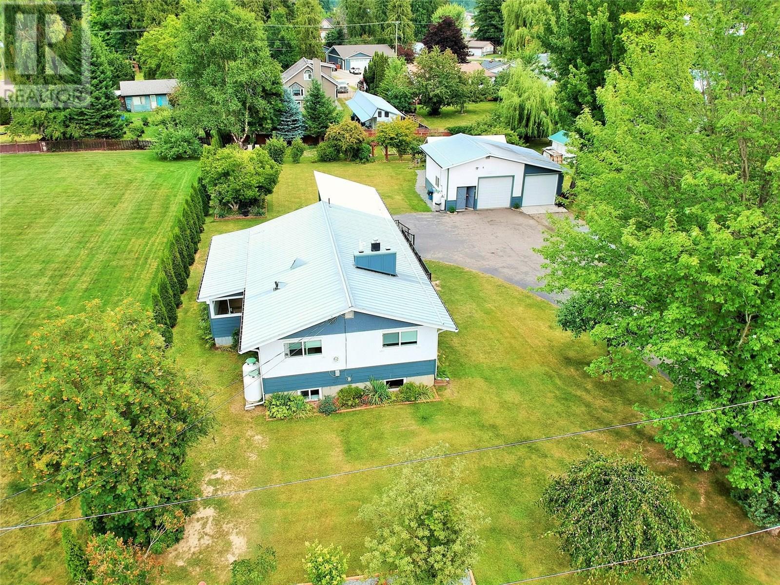 Property Photo: 1421 Rauma Avenue BC V0E 2V4