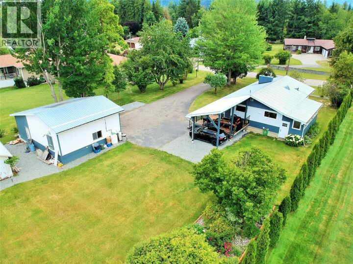 Property Photo:  1421 Rauma Avenue  BC V0E 2V4 