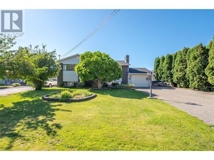 Property Photo: 5863 Fairview Place Place BC V0H 1T0