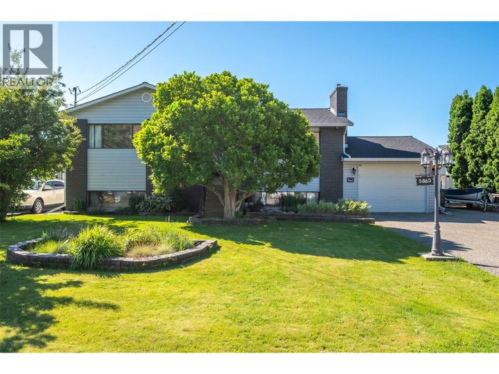 Photo de la propriété:  5863 Fairview Place Place  BC V0H 1T0 