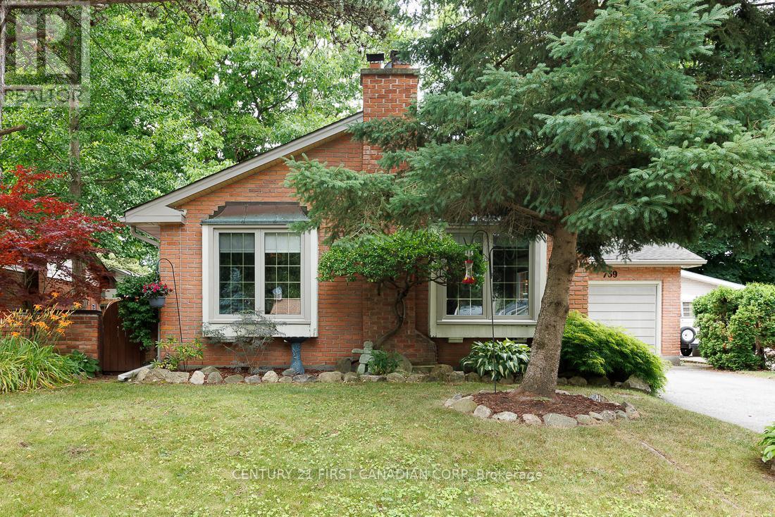 Property Photo: 739 Dunboyne Crescent ON N5X 1X9