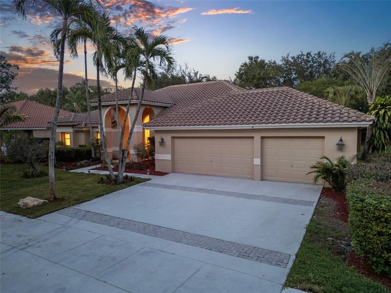 Property Photo:  1280 Manor Ct  FL 33326 