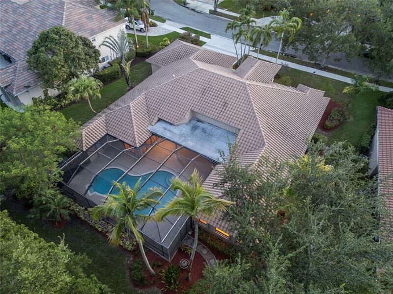Property Photo:  1280 Manor Ct  FL 33326 