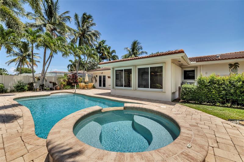 Property Photo:  2141 NE 52nd St  FL 33308 