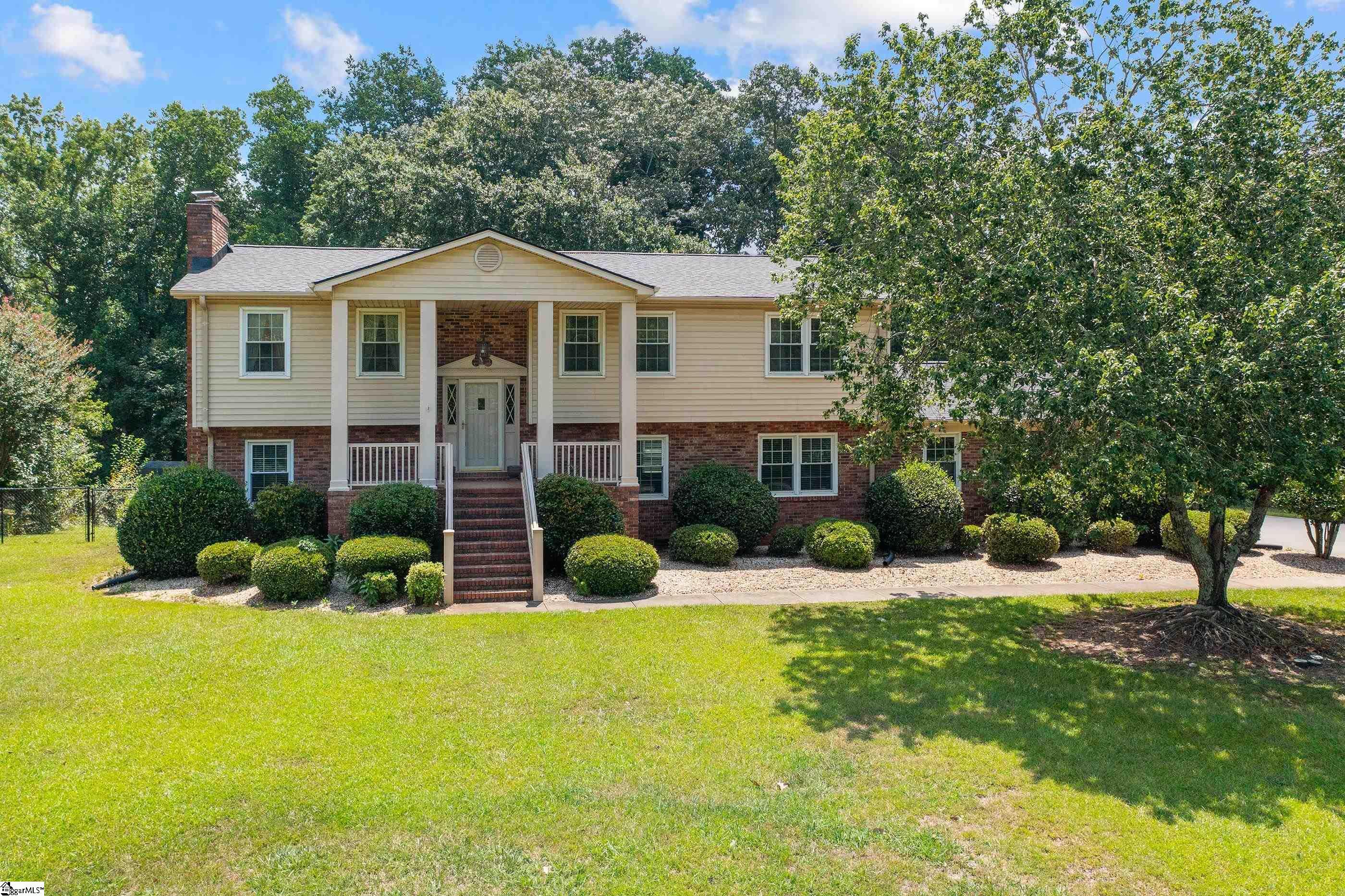 Property Photo: 725 Parkins Mill Road SC 29607