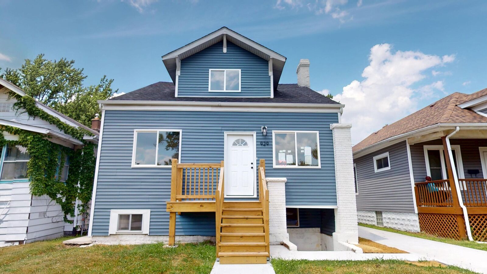 Property Photo:  929 Drackert Street  IN 46320 