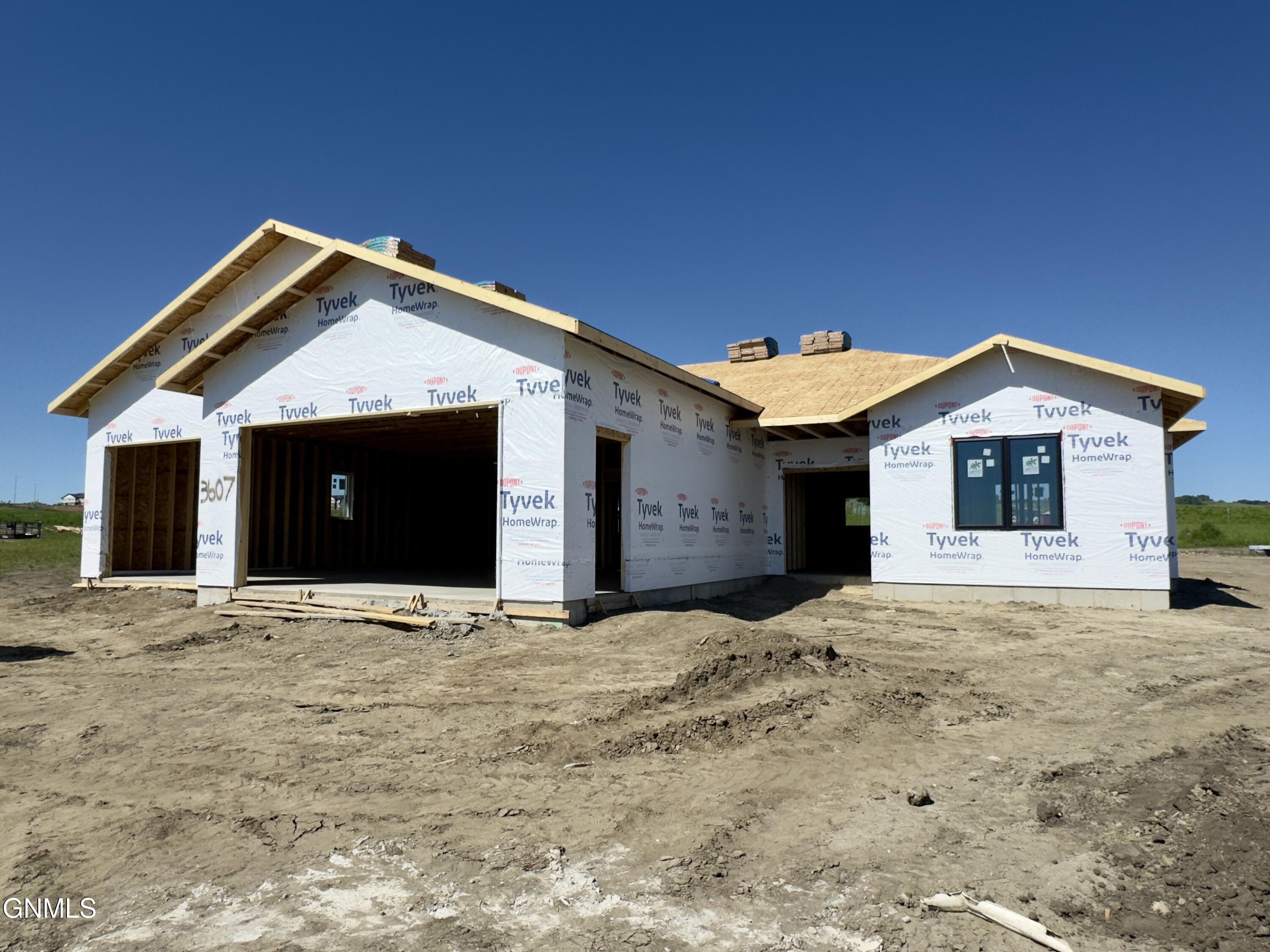 3607 Silver Leaf Avenue  Mandan ND 58554 photo