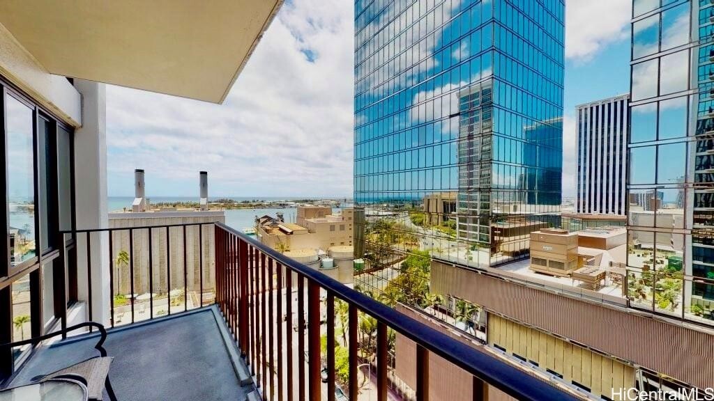 225 Queen Street 14A  Honolulu HI 96813 photo