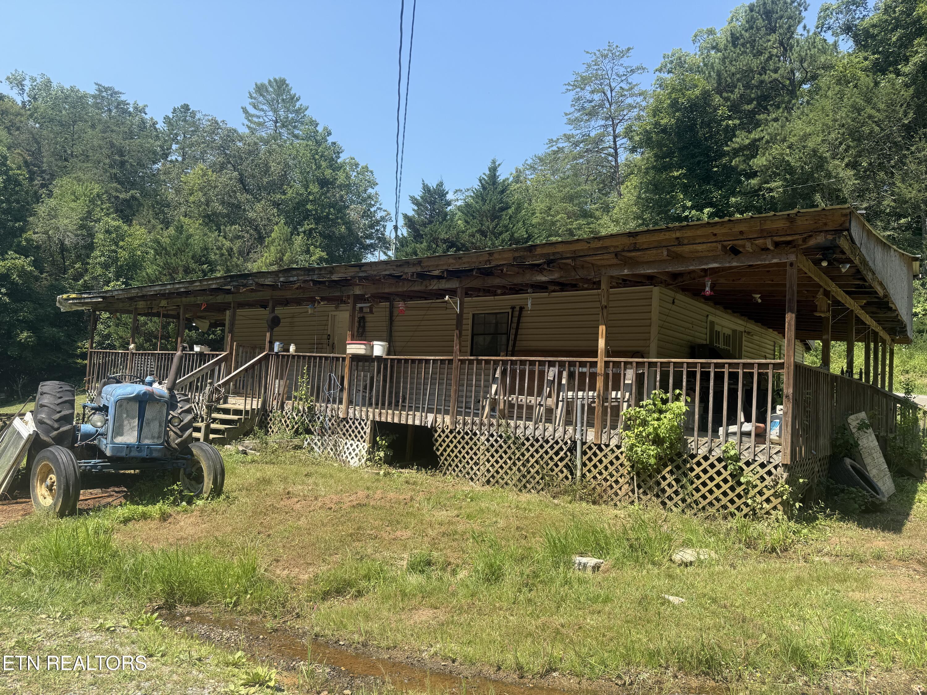 Property Photo: 4040 Camp Hollow Rd TN 37876