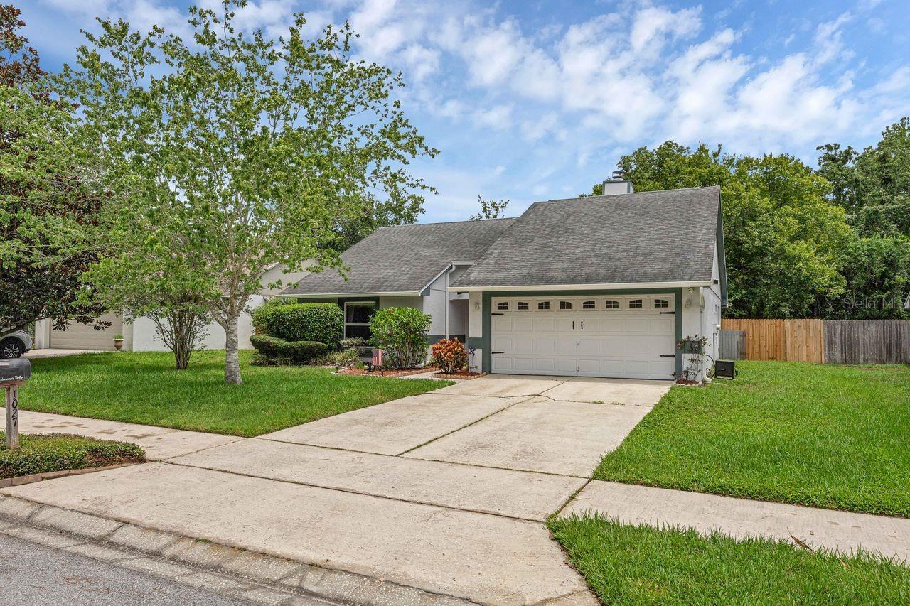 Property Photo: 1027 Weaver Drive FL 32765