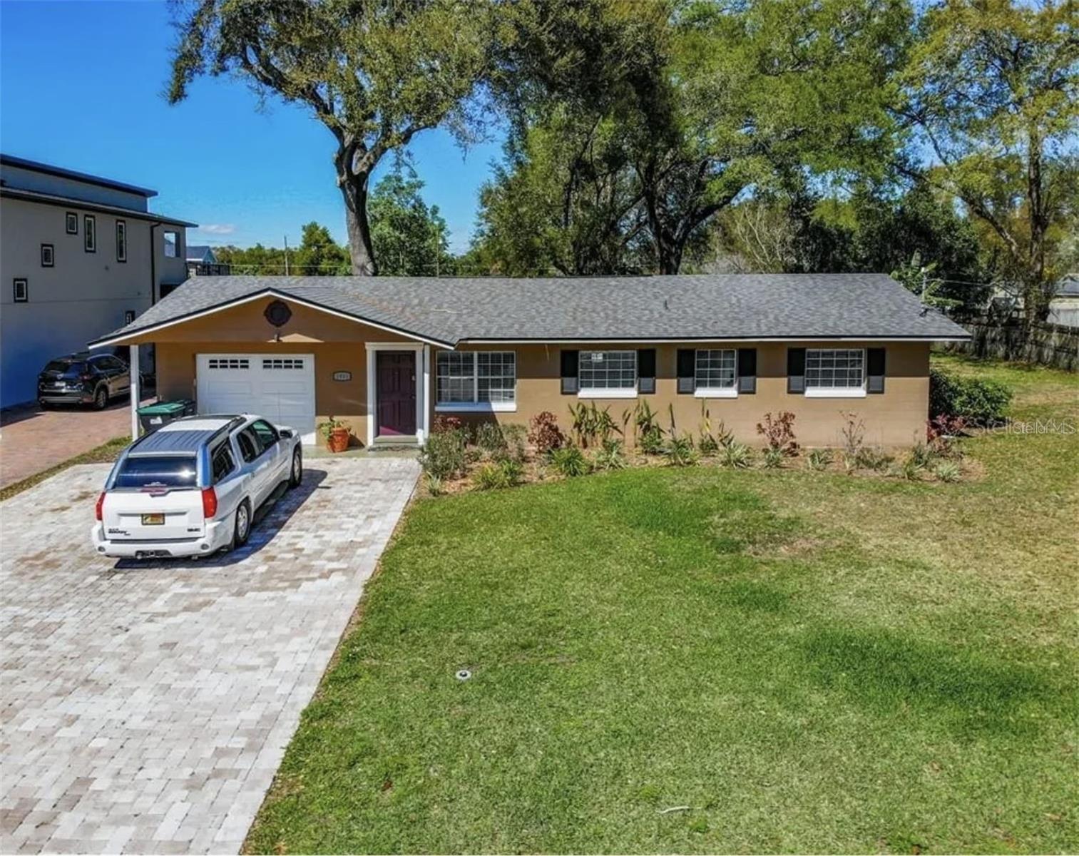 Property Photo: 1903 Simonton Avenue FL 32806