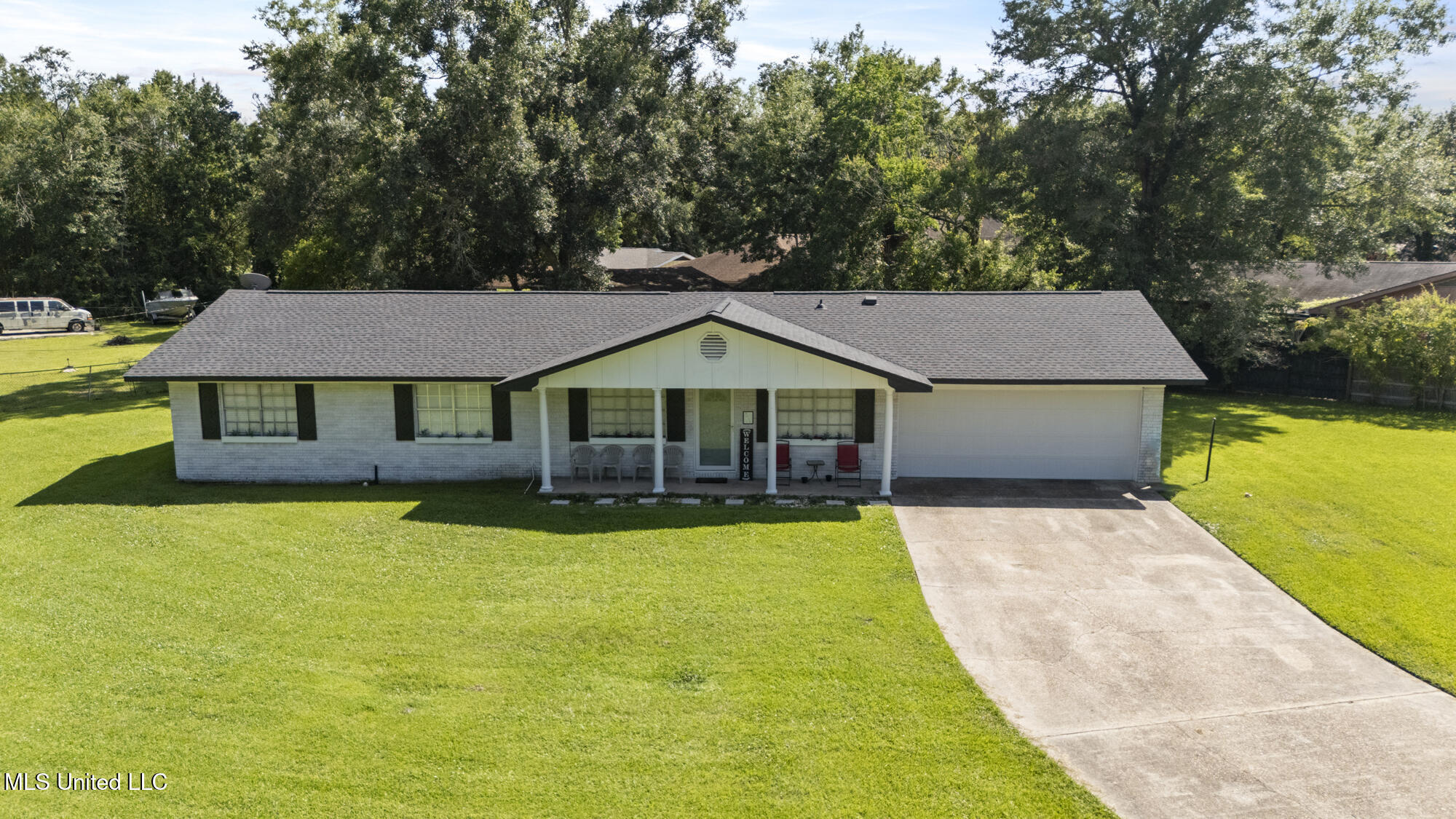 Property Photo: 4113 Crestwood Circle MS 39563