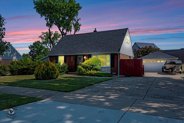 Property Photo:  7117 W 82nd Place  IL 60459 