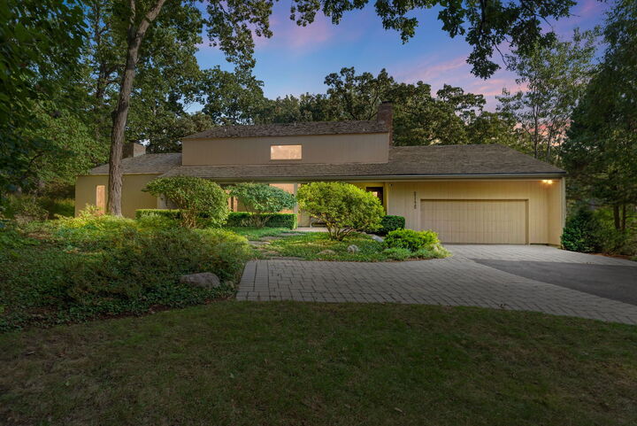 Property Photo:  21175 N Middleton Drive  IL 60047 