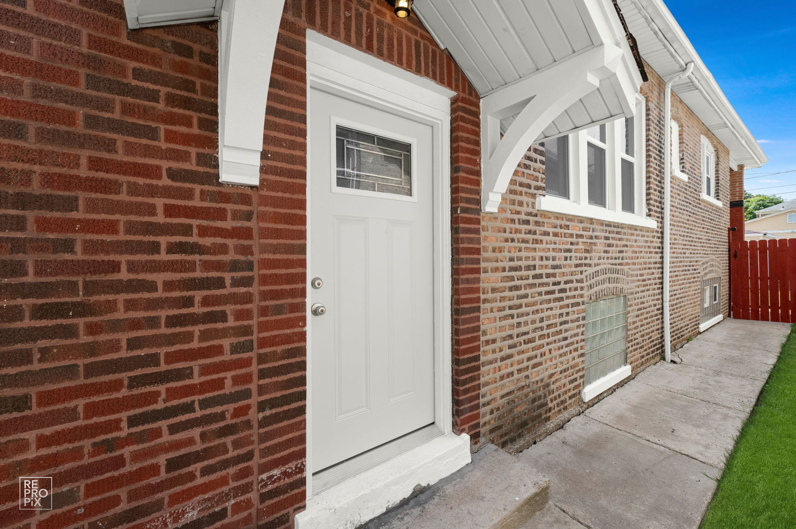 Property Photo: 1715 W 91st Place IL 60620