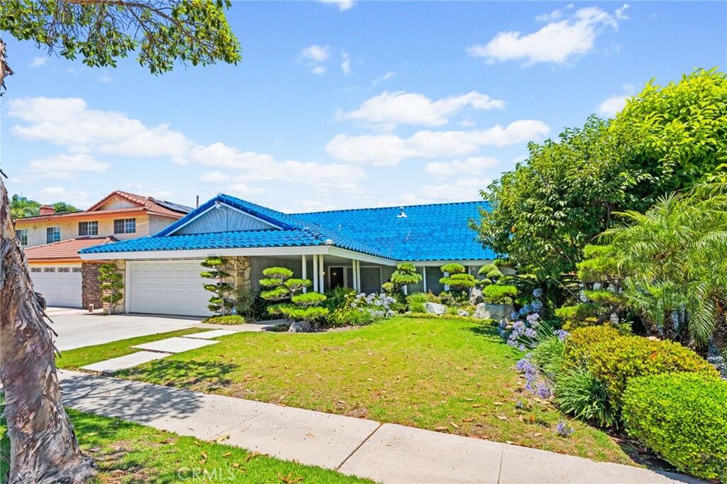 Property Photo:  3109 S Rita Way  CA 92704