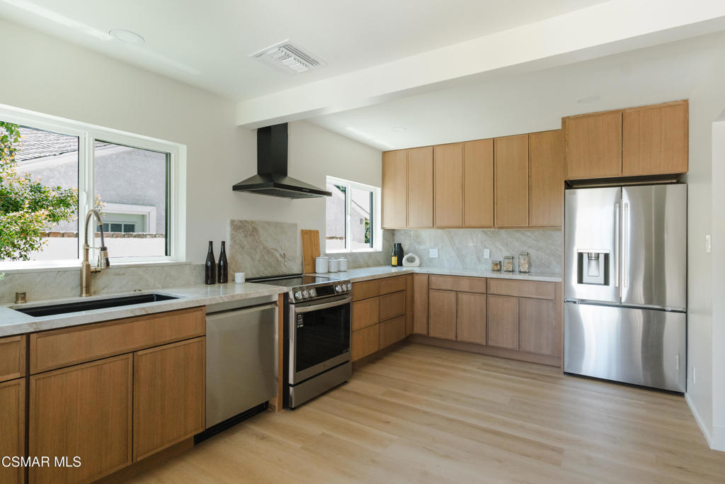 Property Photo: 7806 Midfield Avenue CA 90045