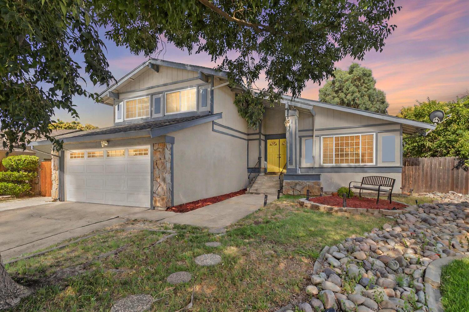 Property Photo: 3421 Corbin Way CA 95827