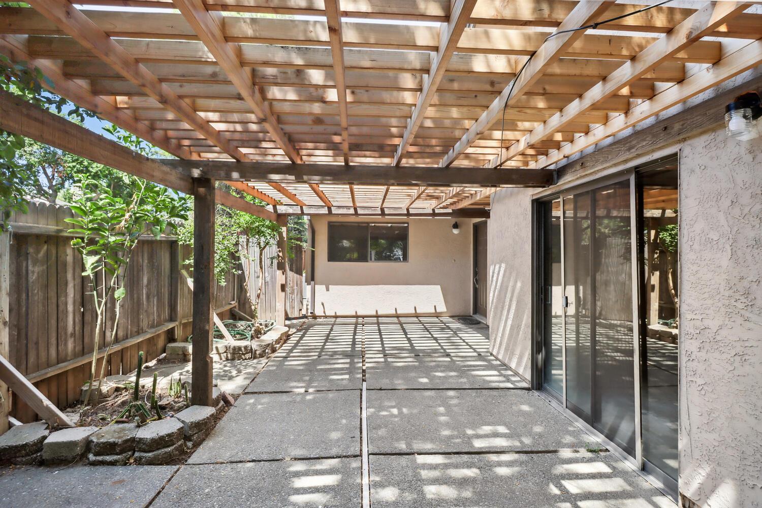 Property Photo: 1211 Arthur Street CA 95616