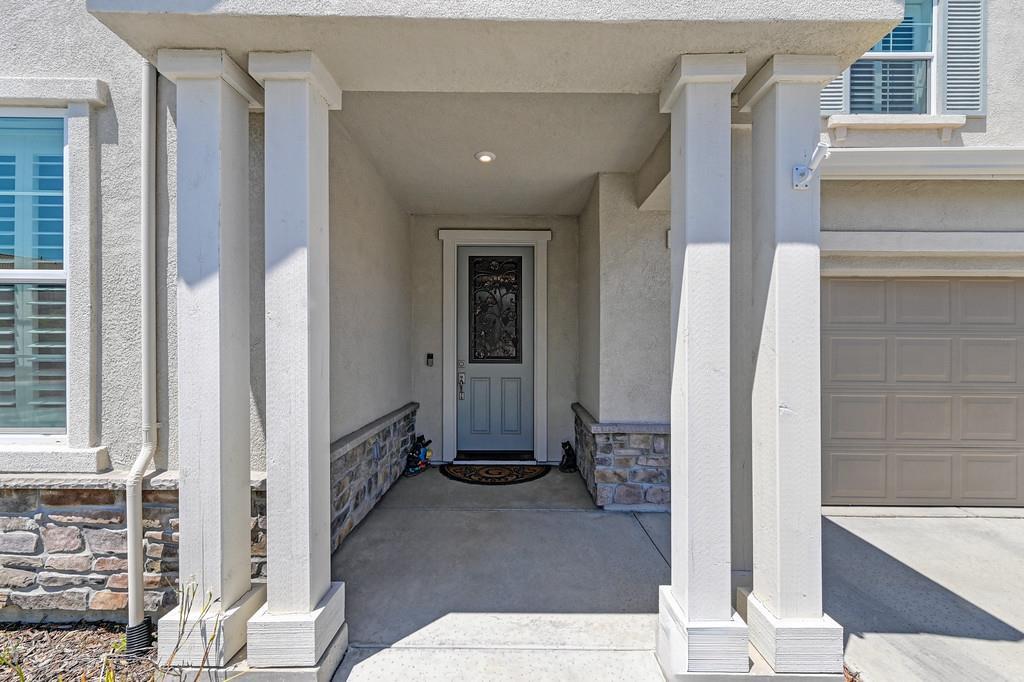 Property Photo:  301 Gleam Place  CA 95747 
