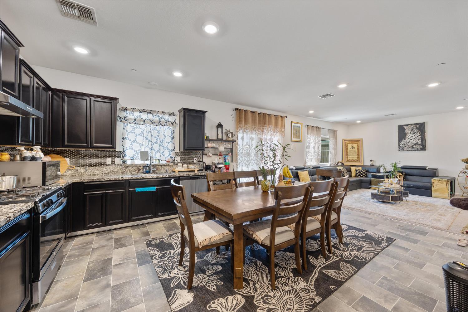 Property Photo: 1081 Stargate Drive CA 95747