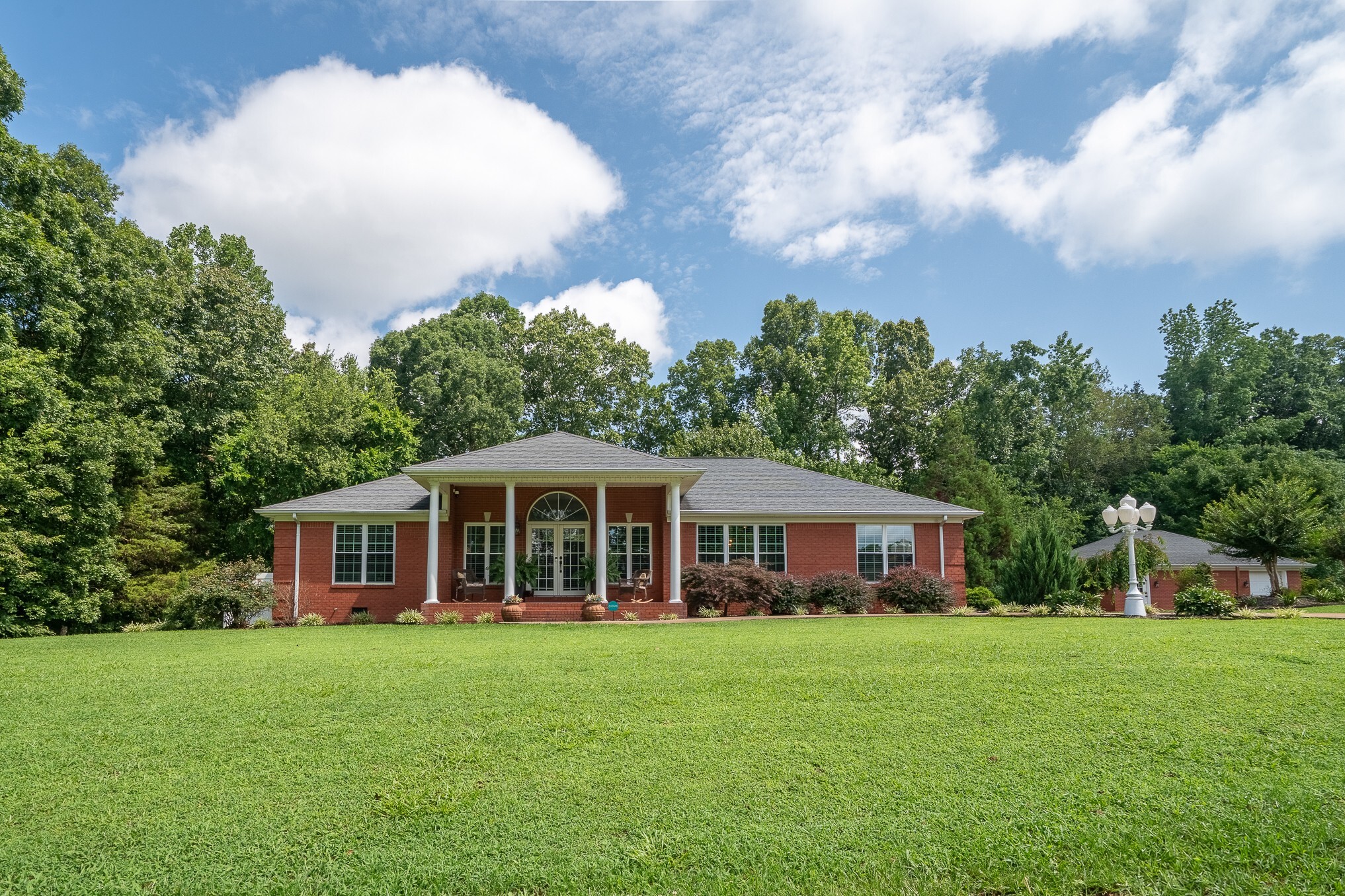 Property Photo: 130 Fairway Cir TN 38469